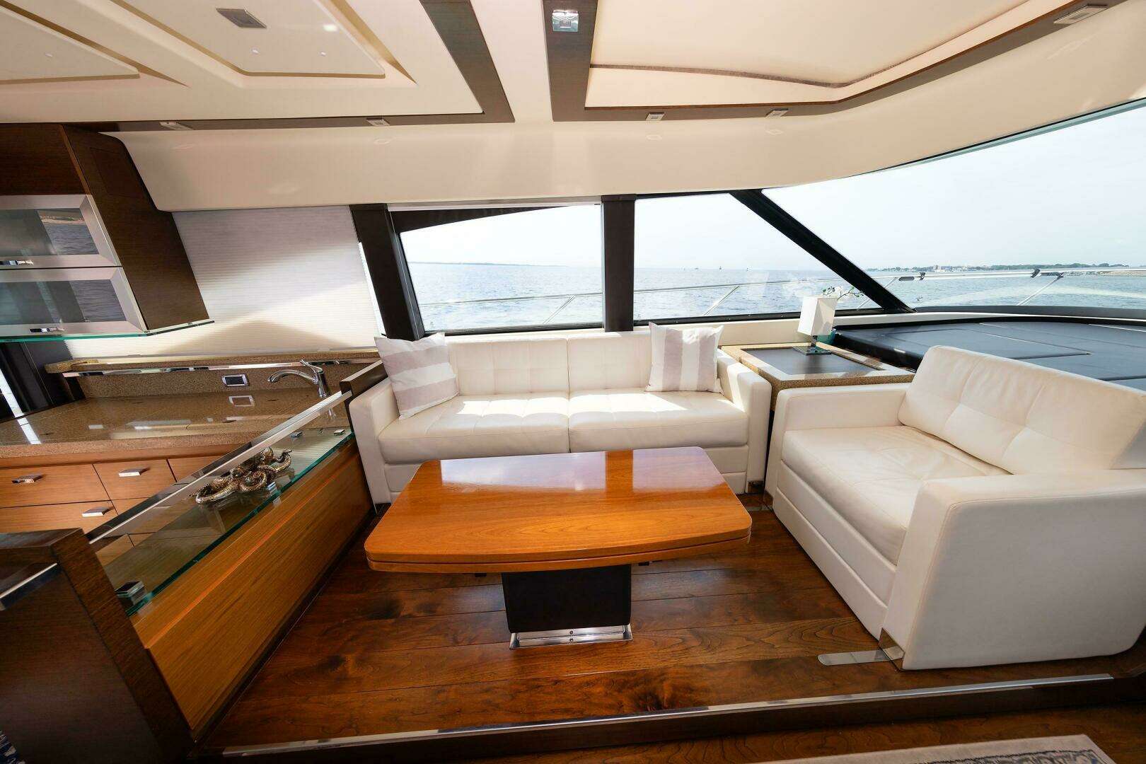 2014 Tiara Yachts 5000 Express - Image 23
