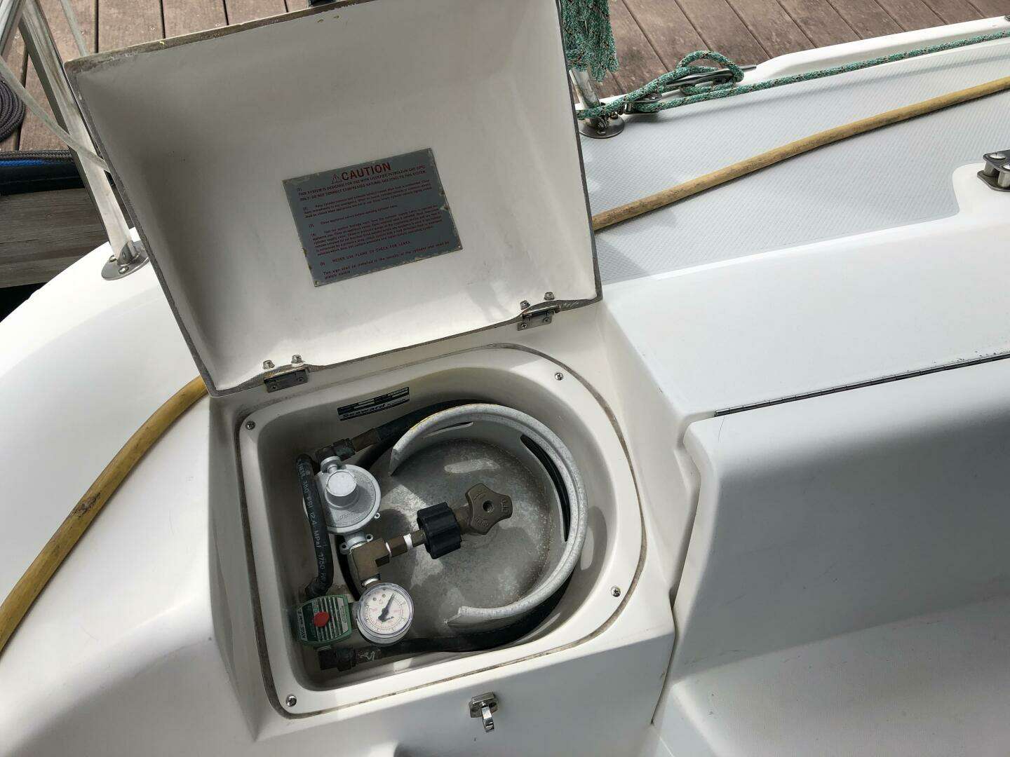 2005 Catalina 320 - Image 13