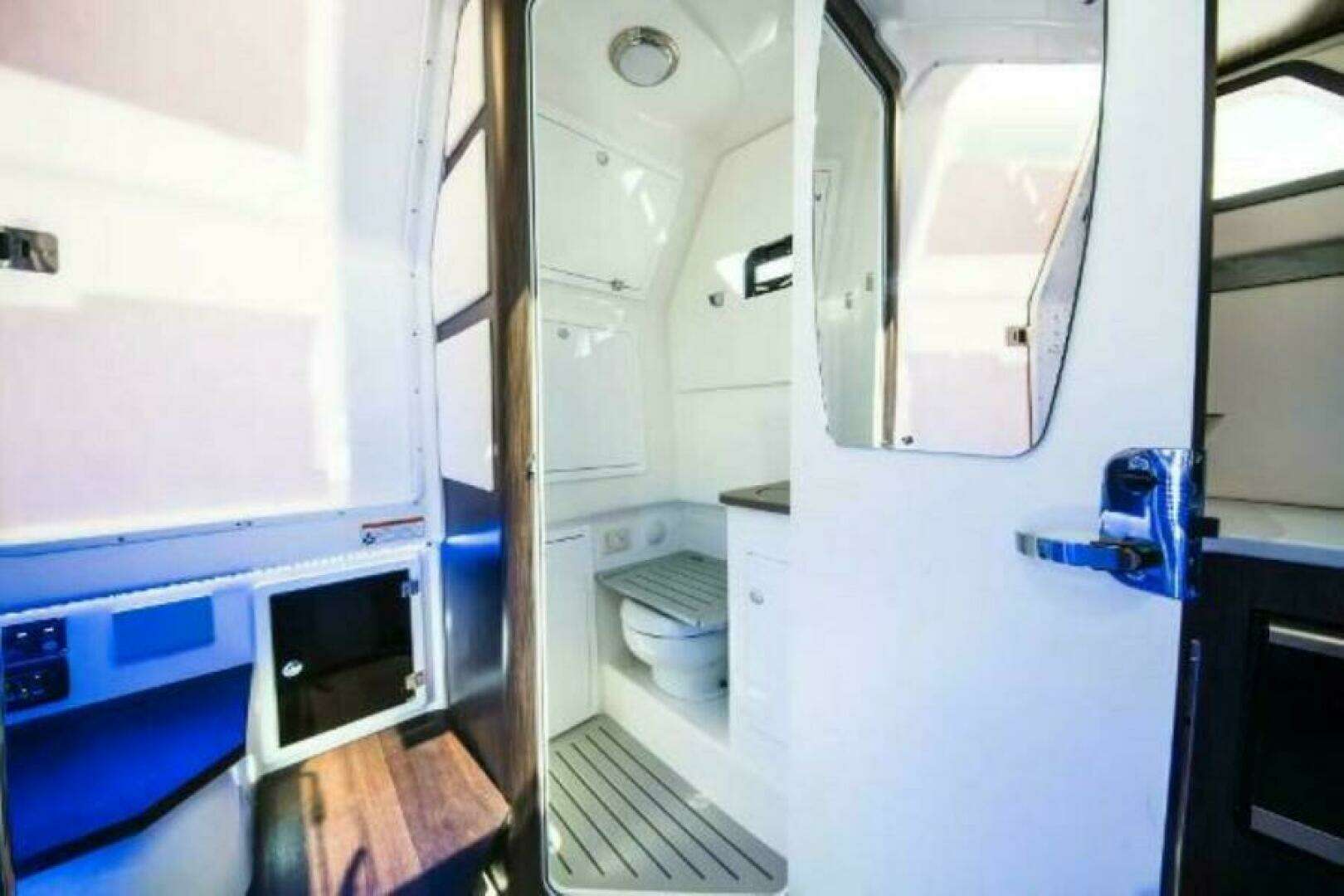 2025 Edgewater 370CC - Image 9