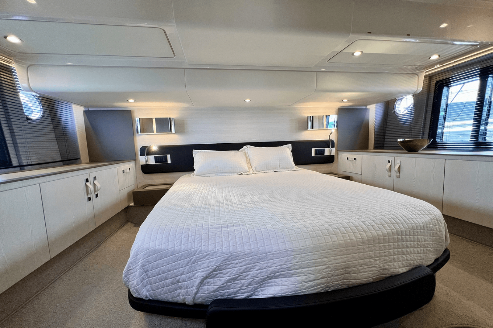 2019 Azimut 50 FLYBRIDGE - Image 76