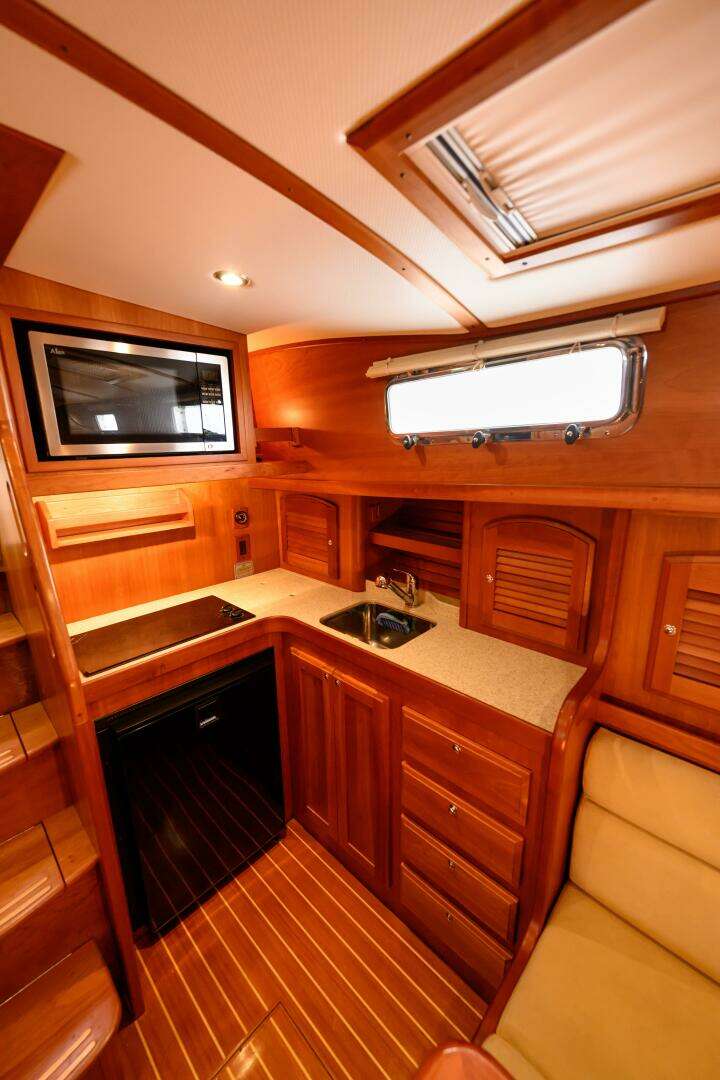 2009 Sabre 42 Hard Top Express - Image 43