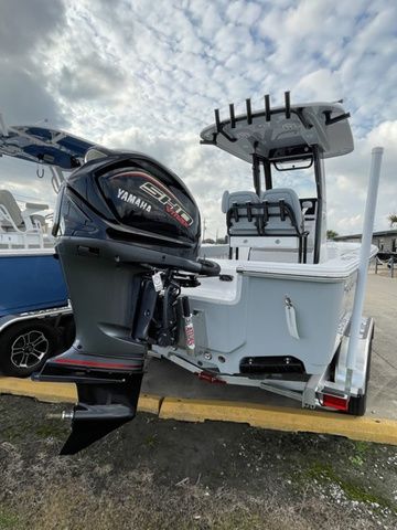 2026 Sportsman Masters 227 Bay Boat - 4