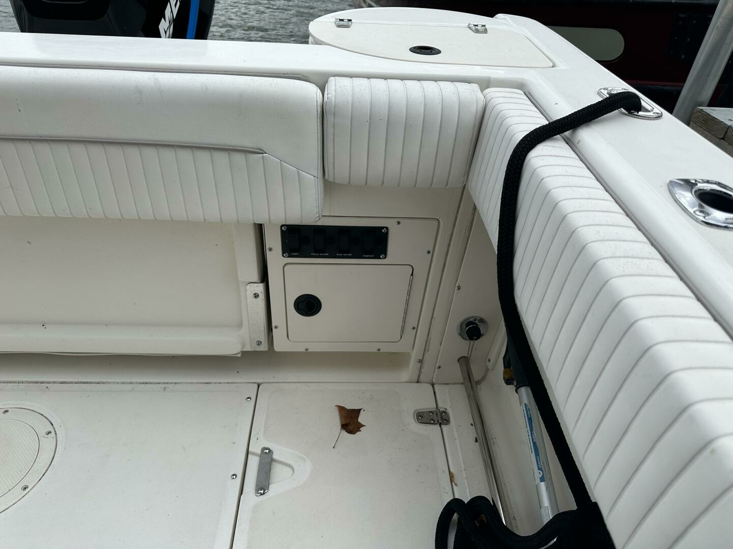 2000 Boston Whaler — - Image 18