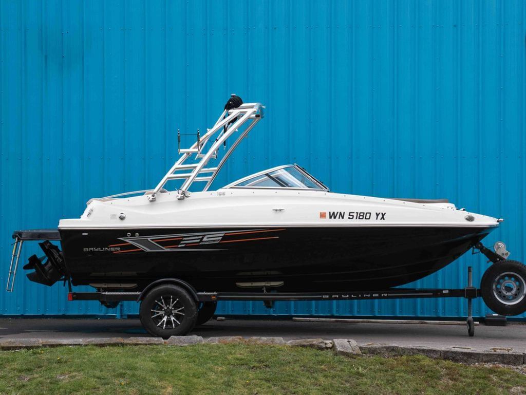 2015 Bayliner 195 DB - 2