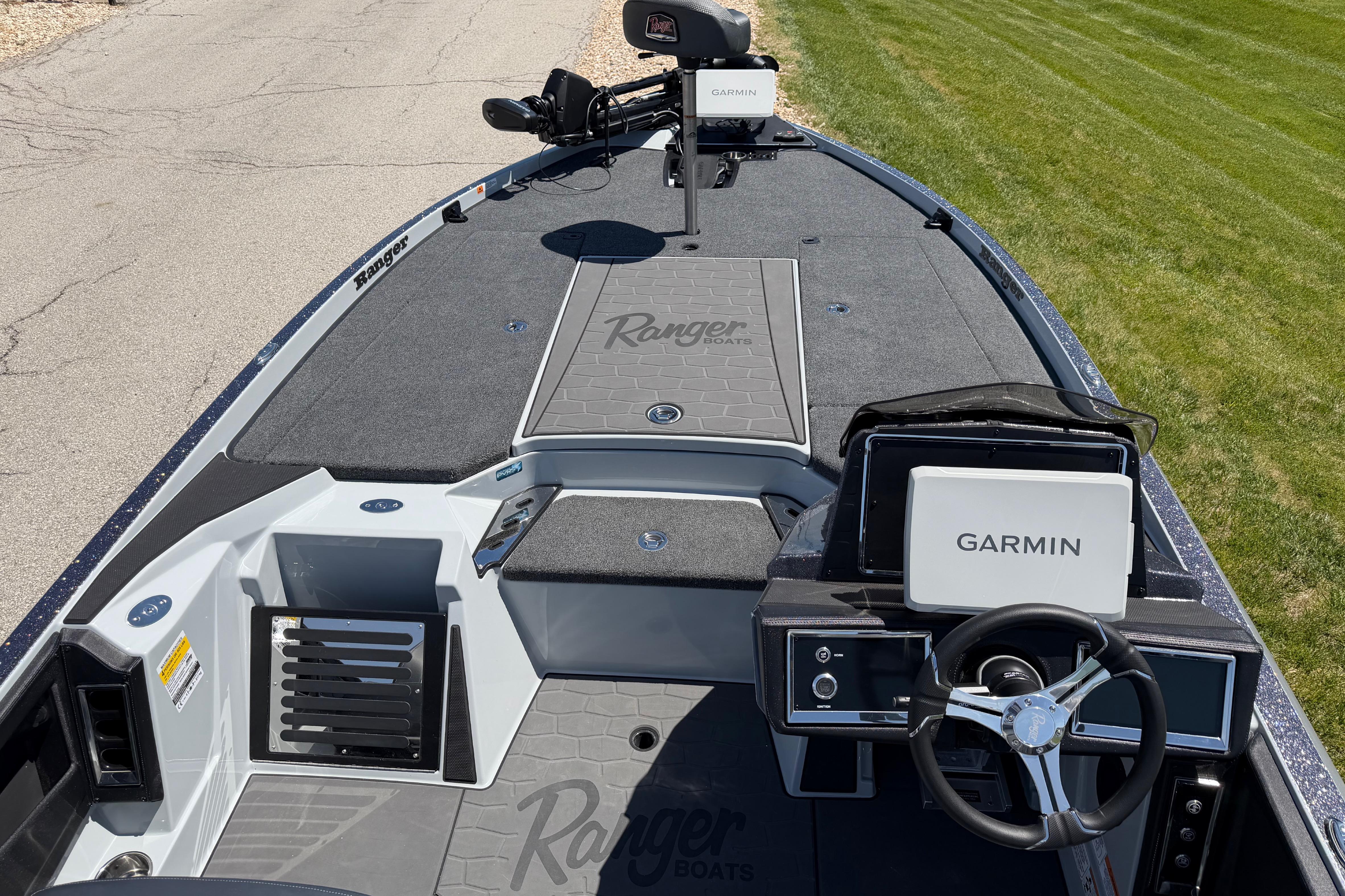 2026 Ranger Z520R boat interior with Garmin navigation system, sleek design, and spacious deck.