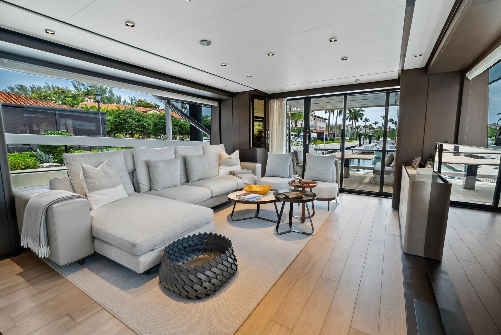 2023 Ferretti Yachts 860 - Image 36