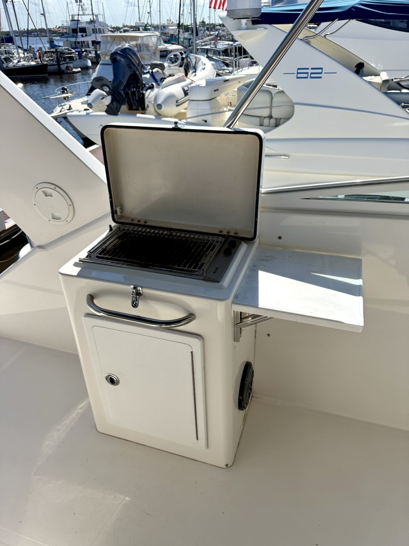 2001 Pacific Mariner — - Image 32