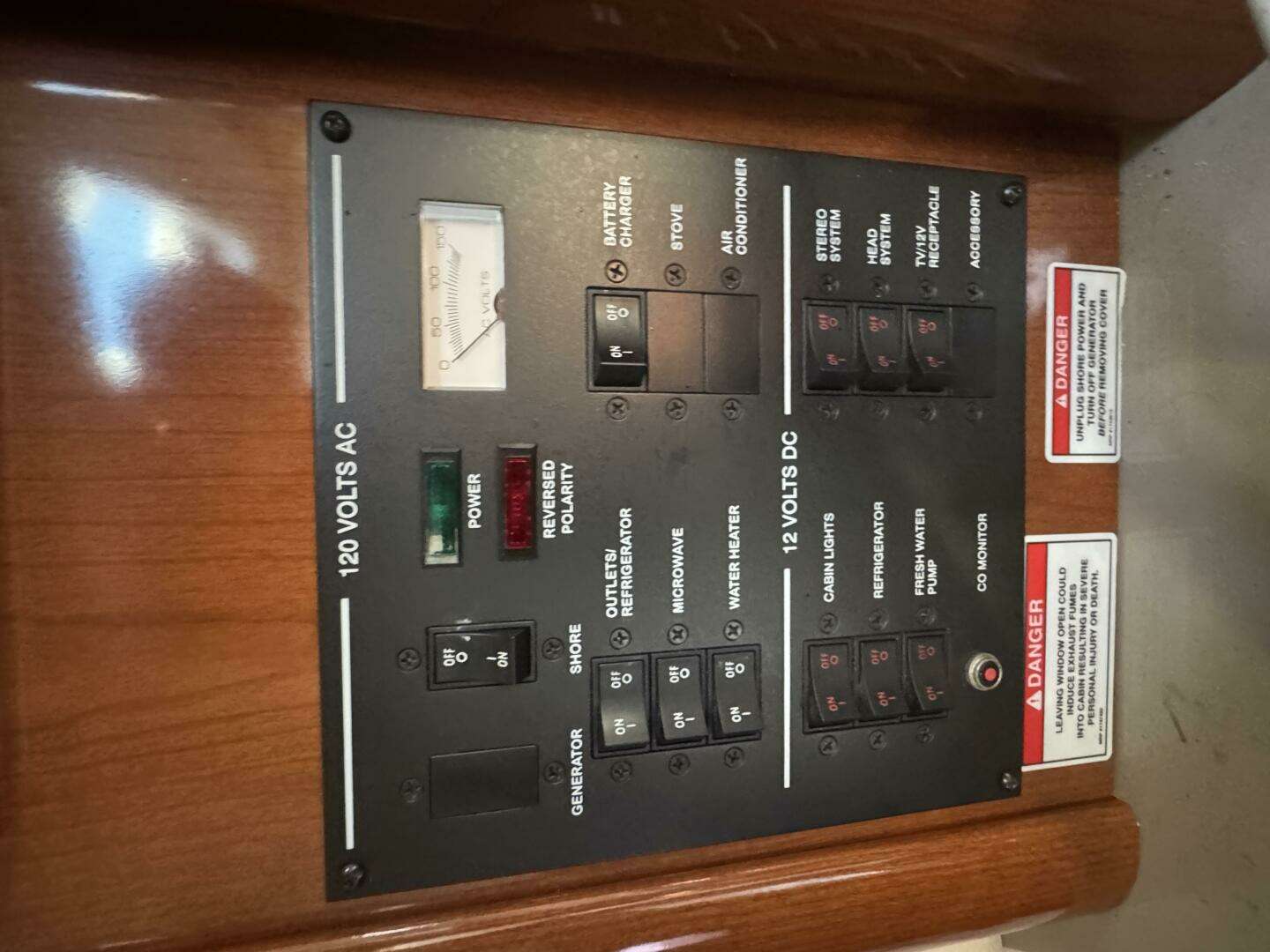 2008 Sea Ray 240 Sundancer - Image 13
