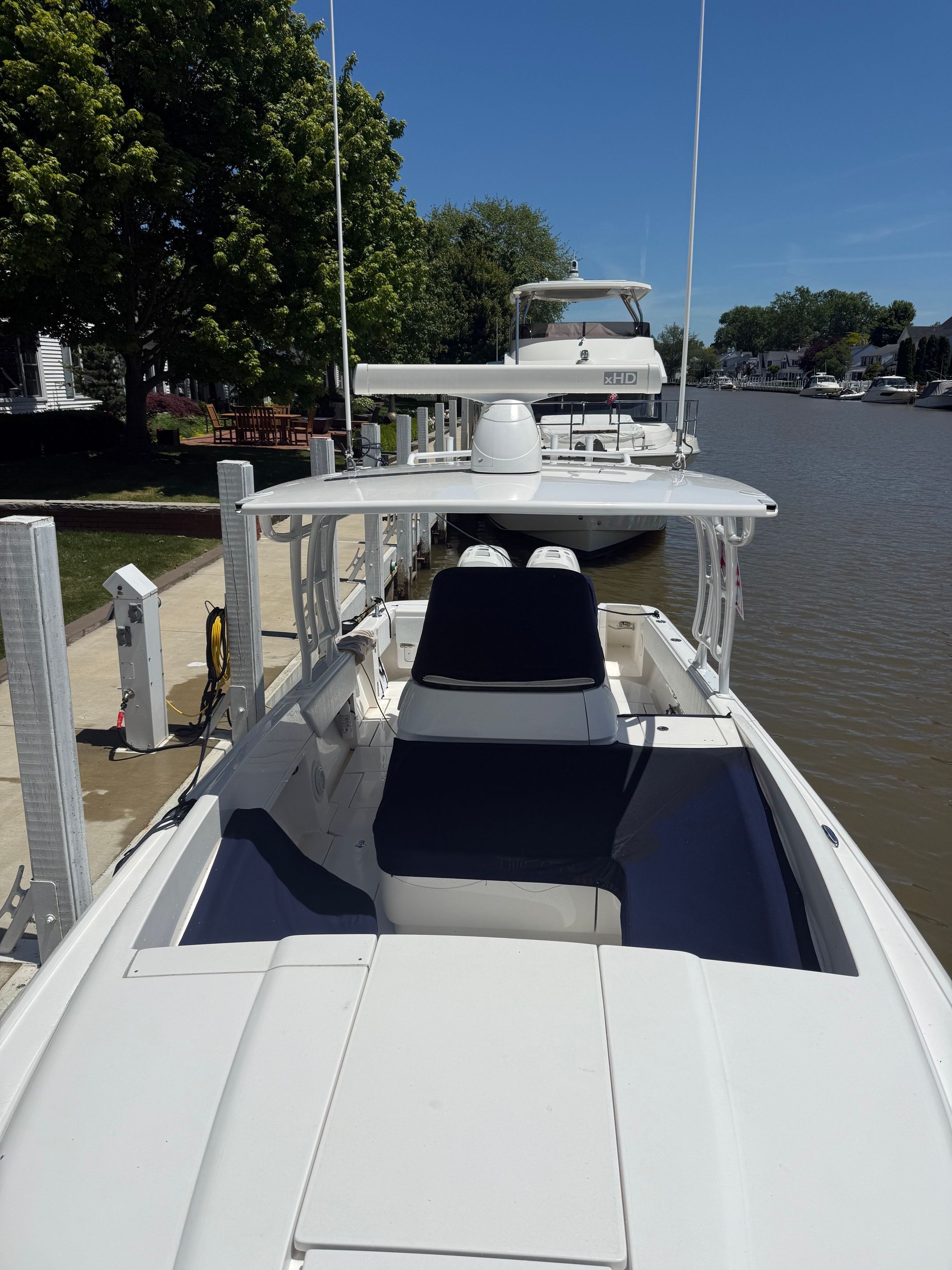 2012 Intrepid 327 Cuddy - 18