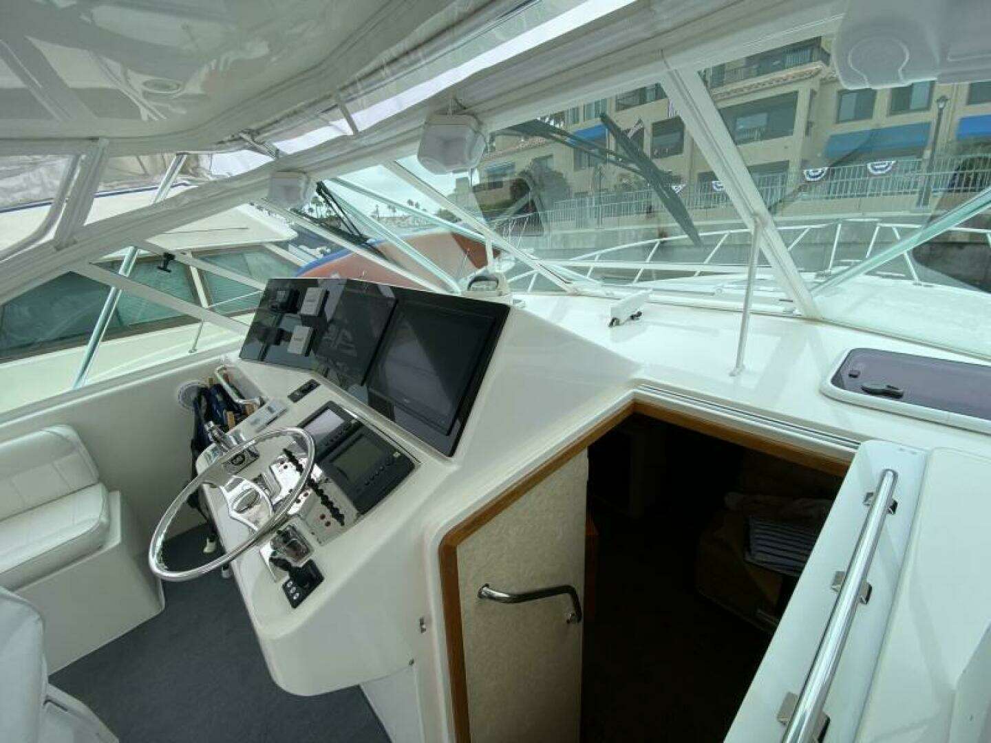 2006 Cabo 40 Express - Image 26