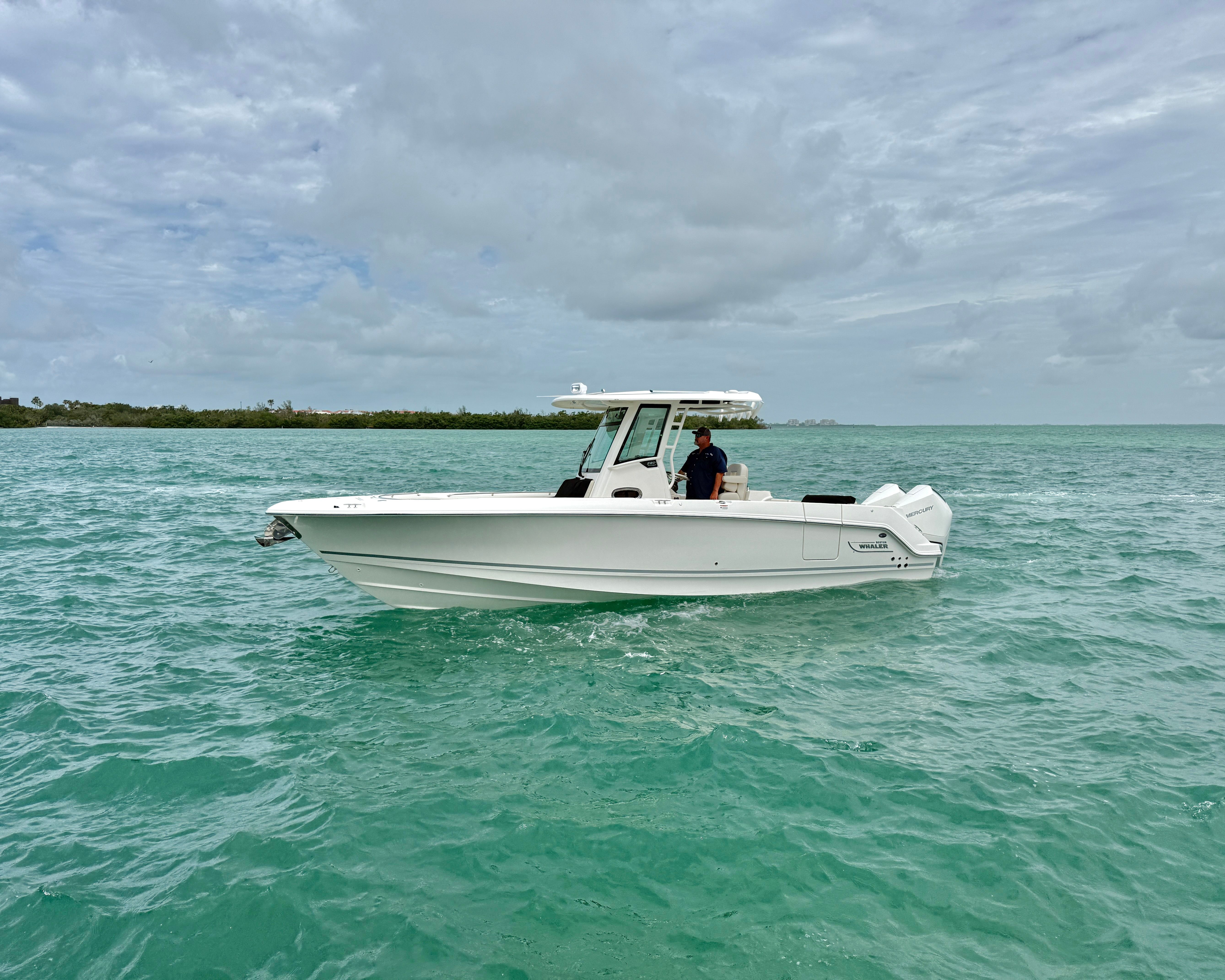 2026 Boston Whaler 280 Outrage