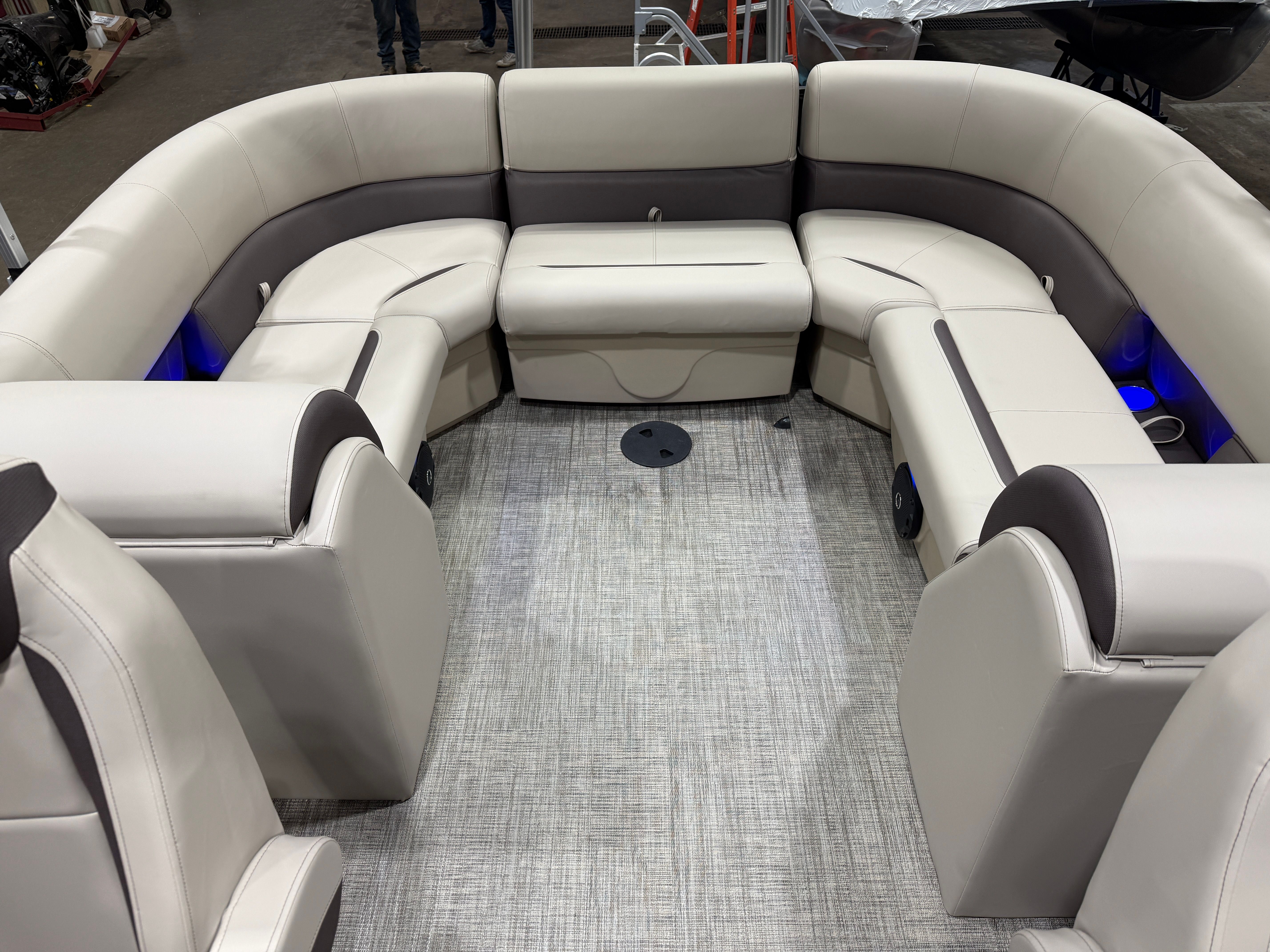 2026 Bentley Pontoons Legacy 223 Navigator Quad Lounge Tritoon & Honda 4-Stroke EFI - 19