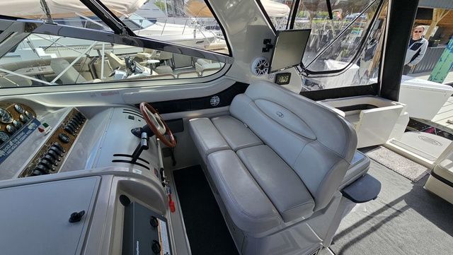 1997 Regal Commodore 402 - 14