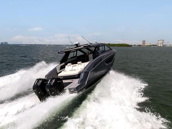 2023 Cruisers Yachts 42 GLS OB - 43