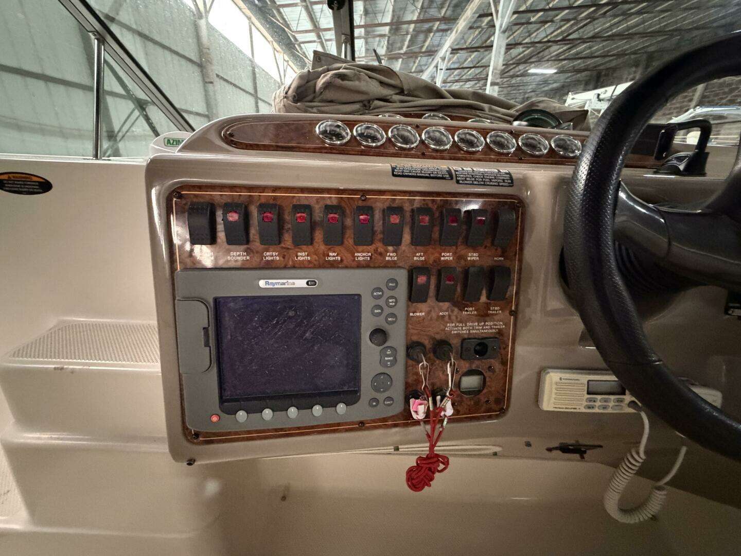 2001 Maxum 3300 SCR - Image 25