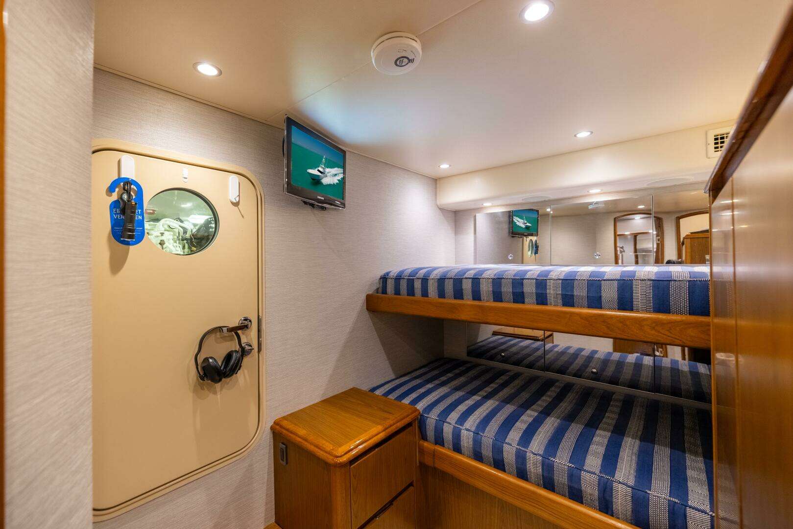 2011 Viking 70 Convertible - Image 61