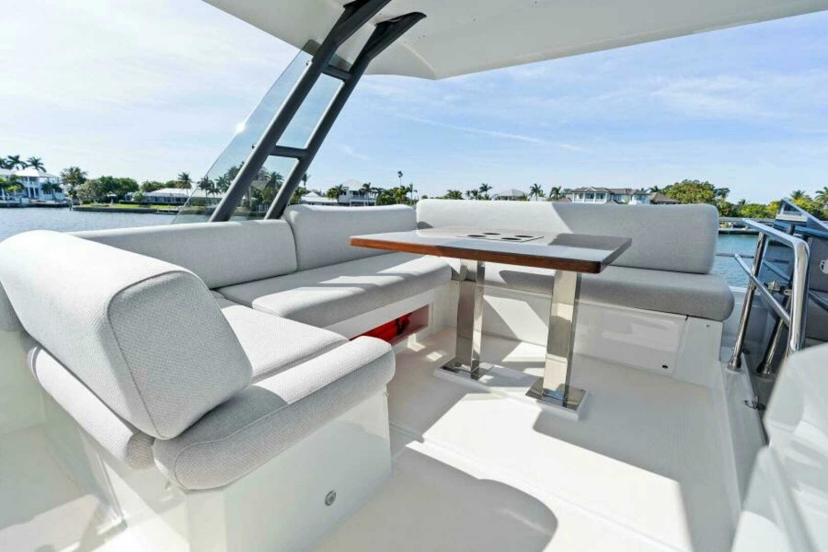 2020 Prestige 520 Flybridge - Image 55