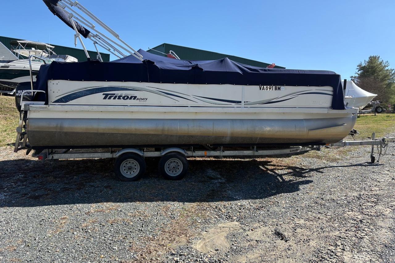 2006 Triton 220 F Gold