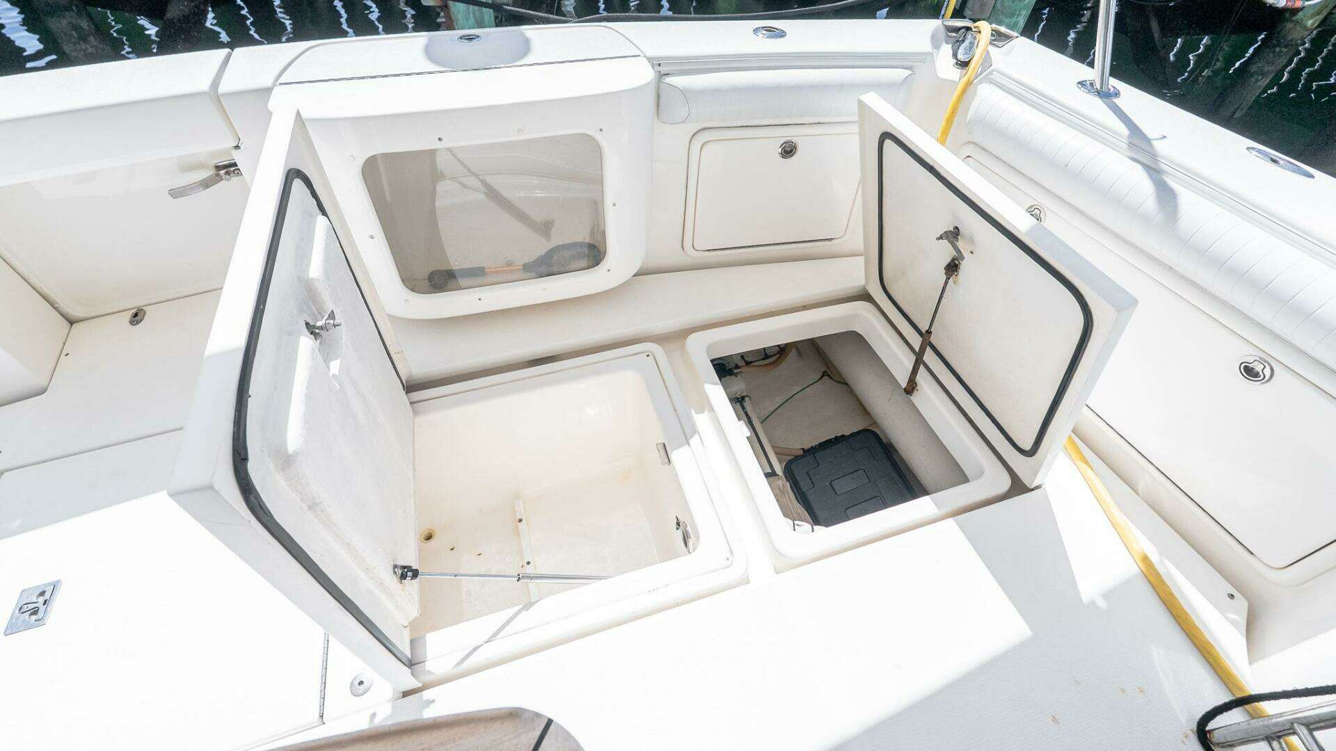 2005 Riviera 51 Flybridge - Image 31