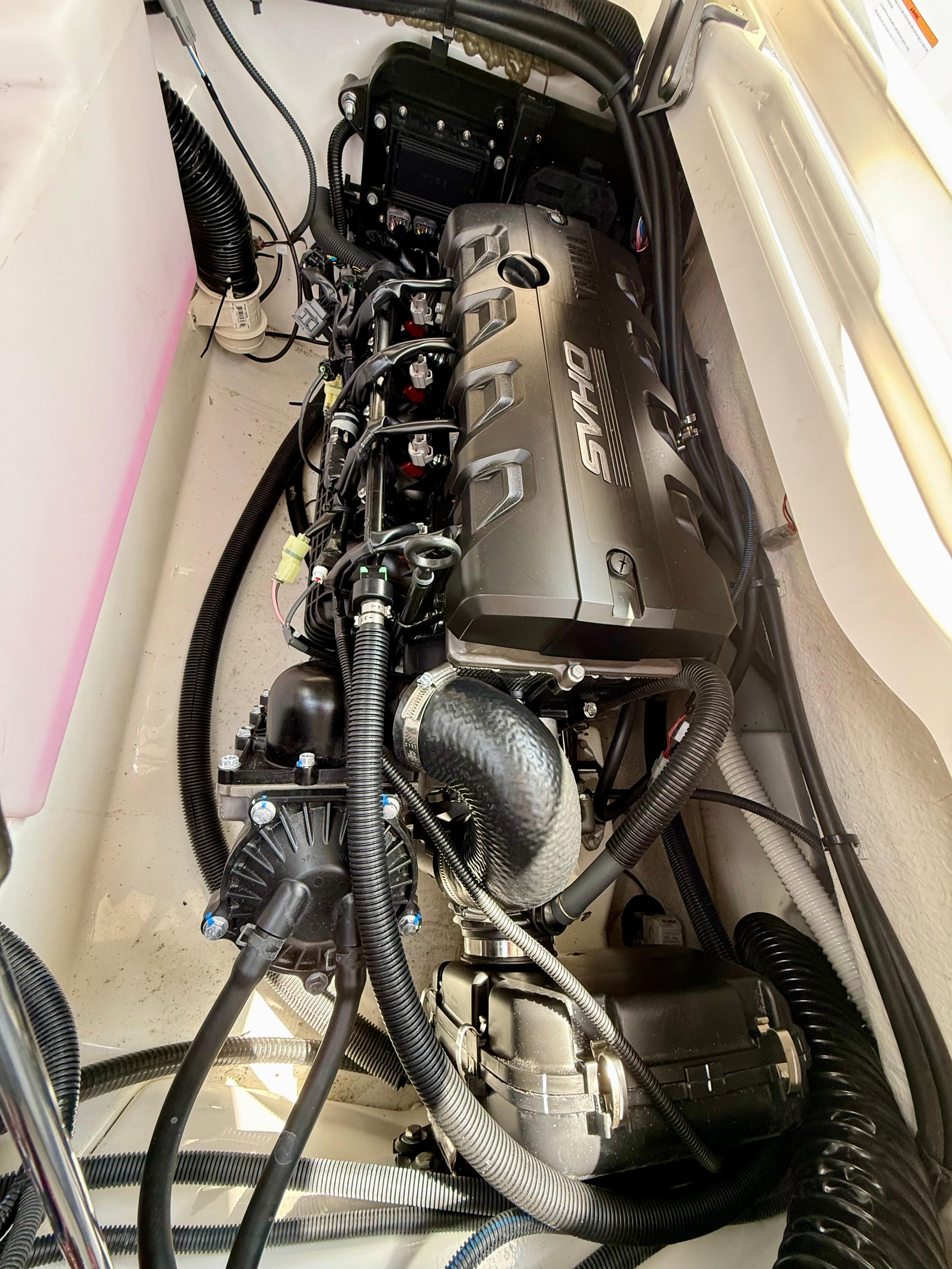 2022 Yamaha Boats 275SD - 28