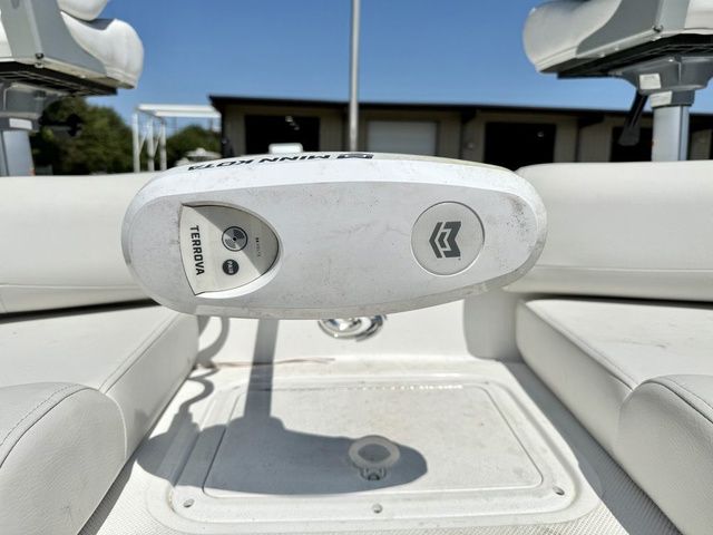 2023 Hurricane SunDeck Sport 201 OB - 7