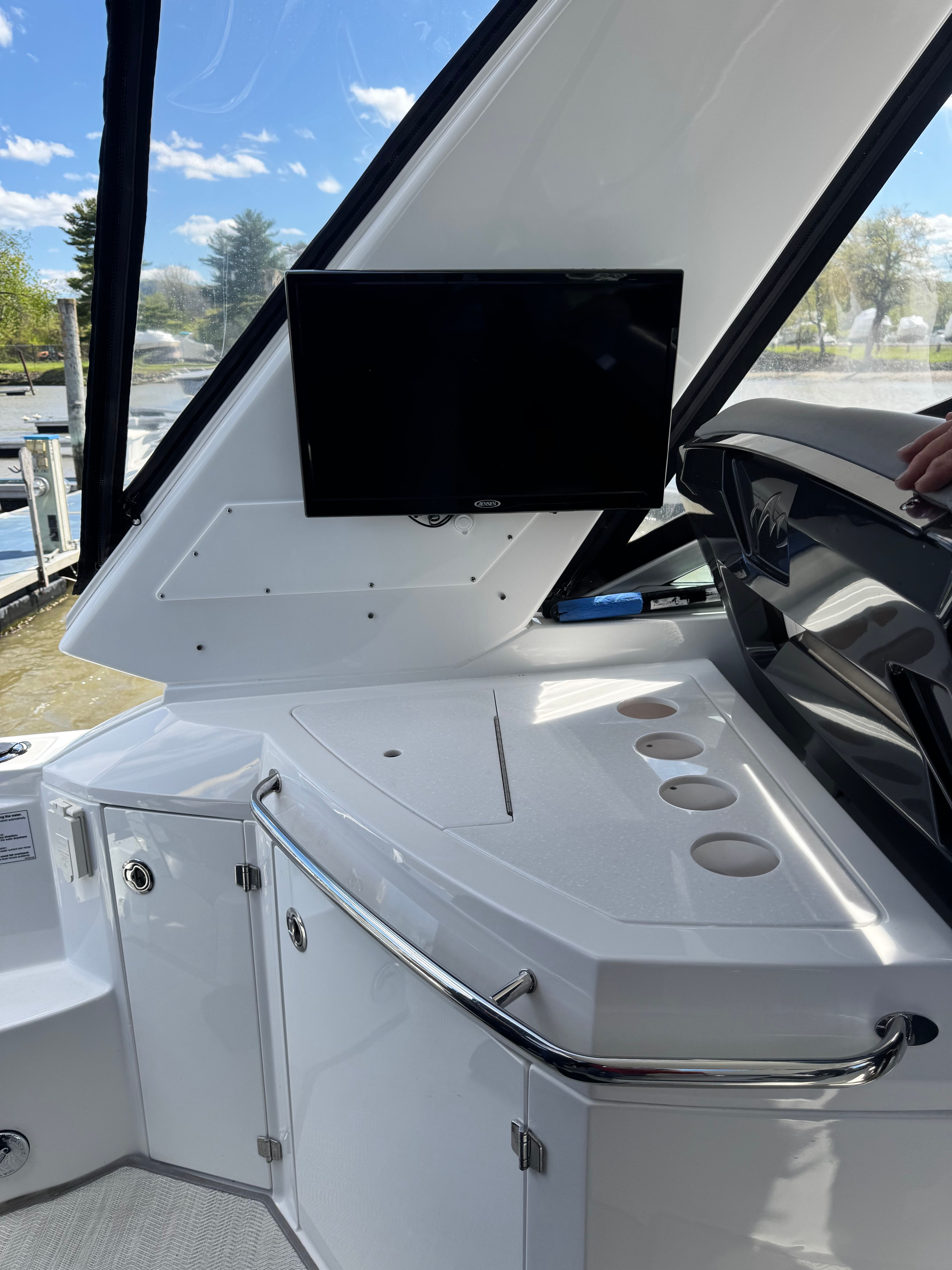 2021 Monterey 335 Sport Yacht - 5