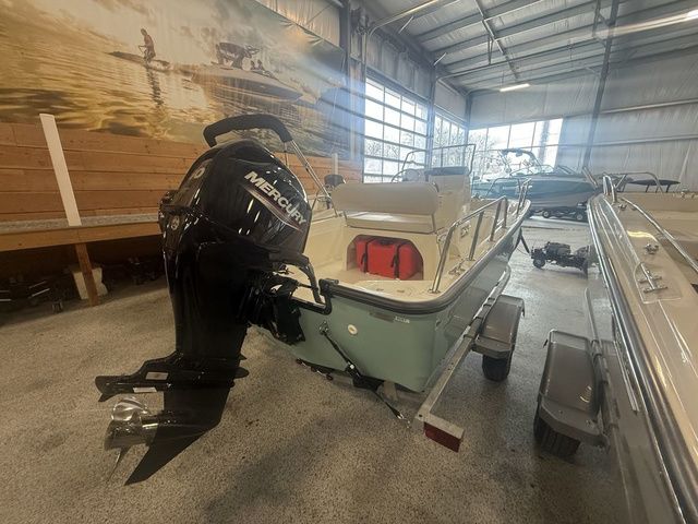 2025 Boston Whaler 150 Montauk - 4