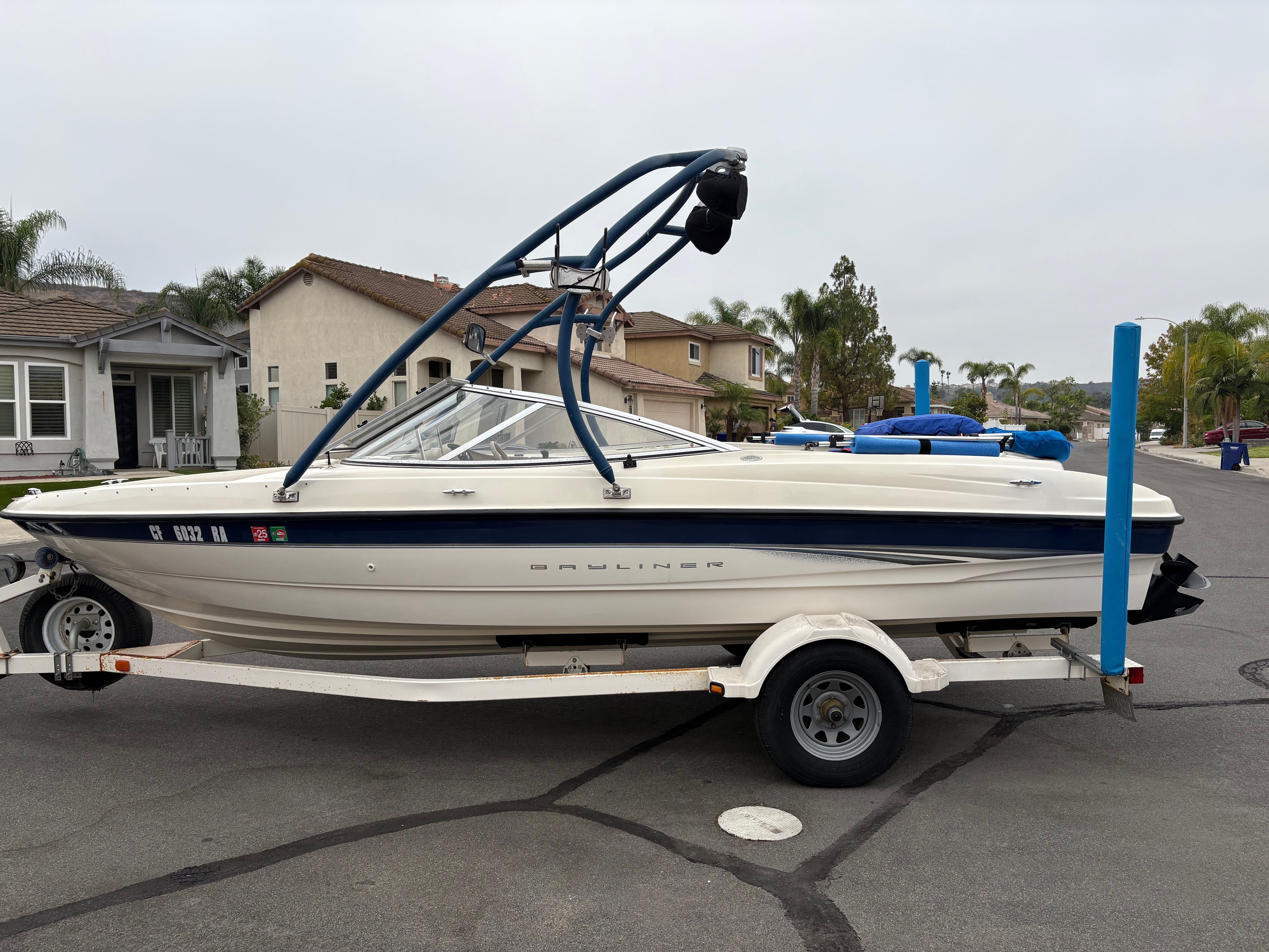2003 Bayliner CAPRI 205