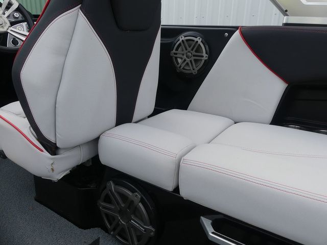 2017 MasterCraft X23 CUSTOM - 30