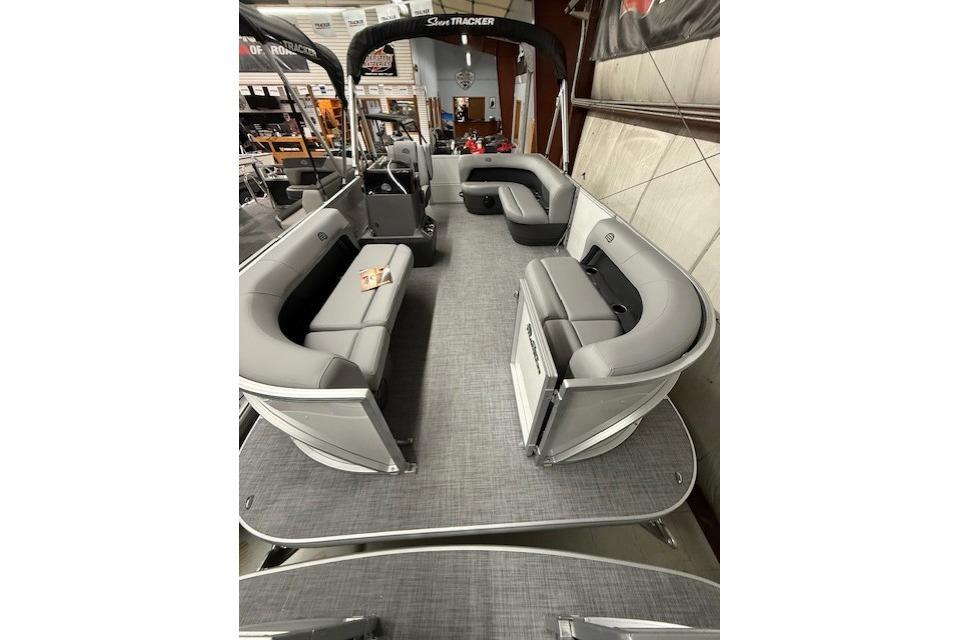 2026 Sun Tracker Party Barge 16 DLX with spacious seating and modern design.