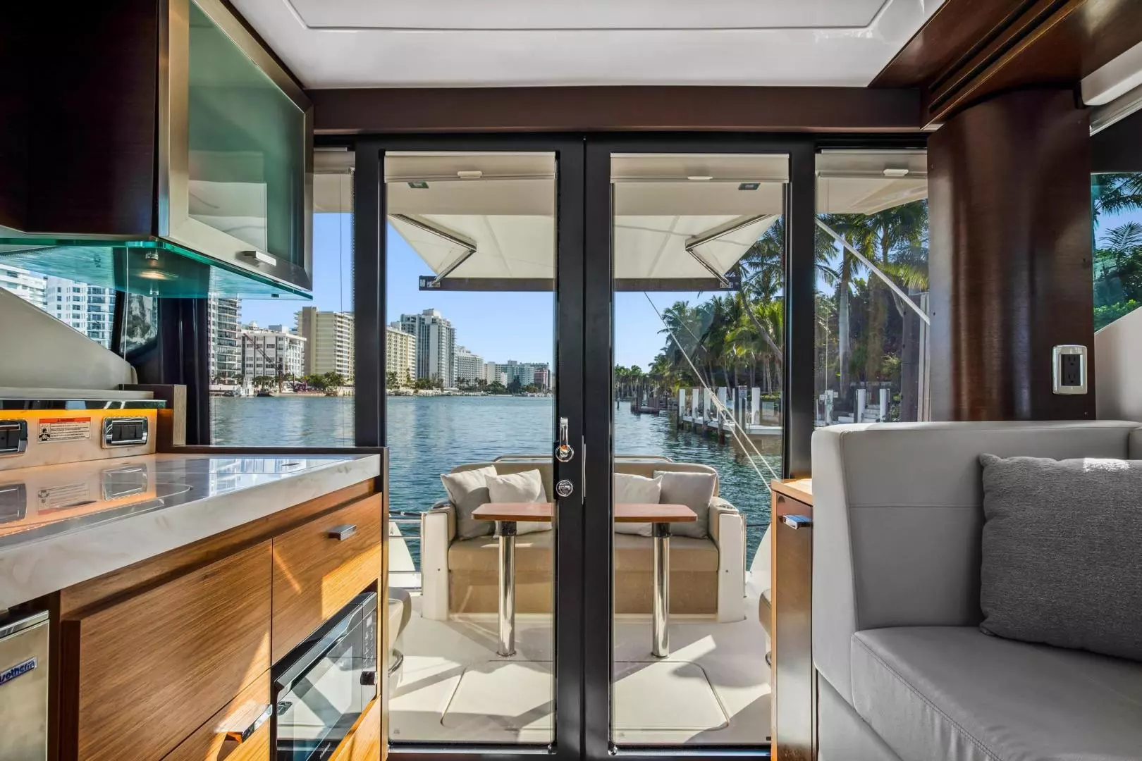 2018 Tiara Yachts 39 Coupe - Image 19