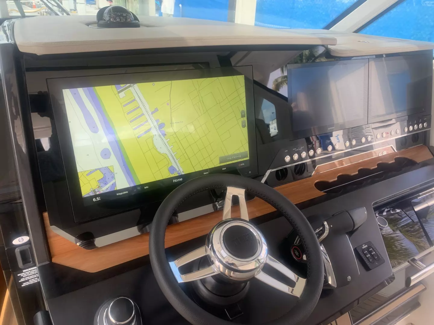 2022 Tiara Yachts — - Image 12