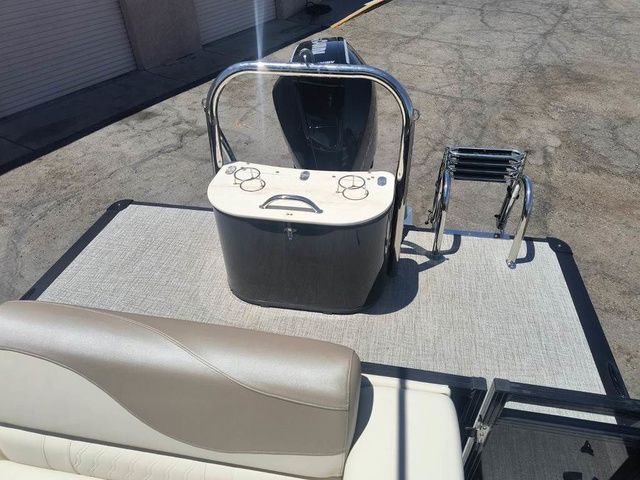 2026 Tahoe LTZ Elite Windshield 23 FT - 15