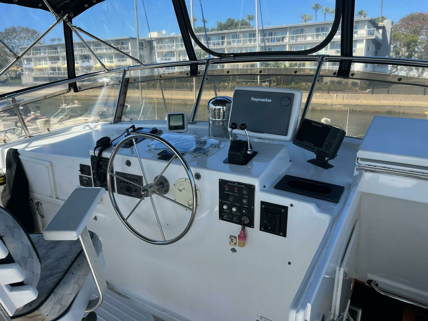 1986 Hatteras 70' Cockpit Motor Yacht - Image 32