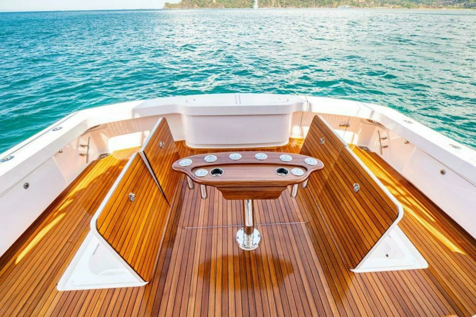 2023 Viking 64 Convertible - Image 4