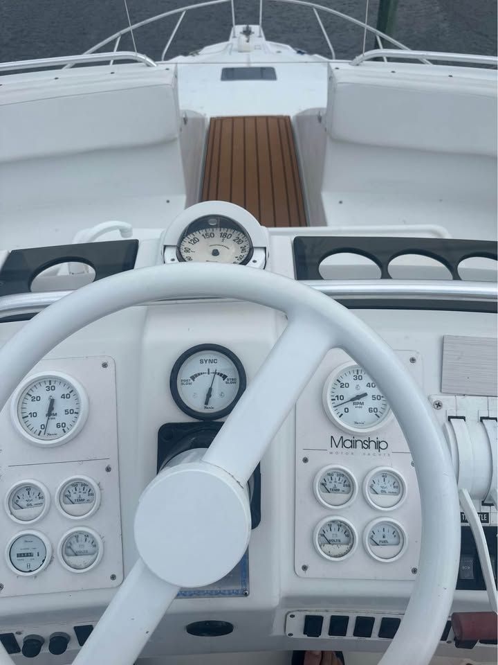 1995 Mainship Sport Cruiser - 7