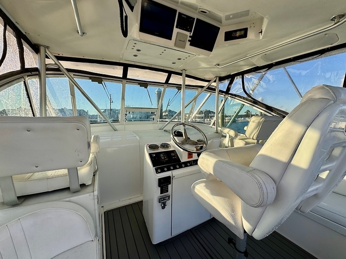 2005 Luhrs 32 Express - Image 9