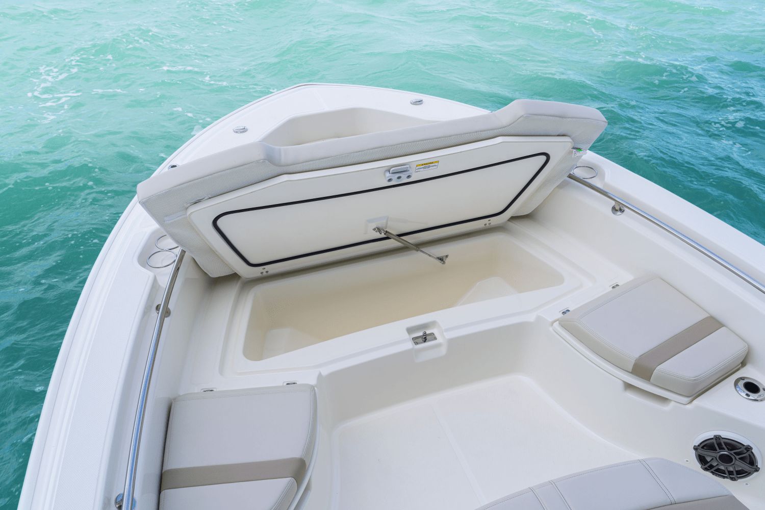 2027 Boston Whaler 25DA - 51