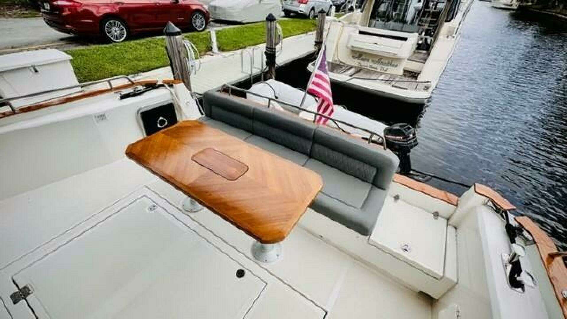 2022 Greenline 48 Diesel Flybridge with Hardtop - Image 5