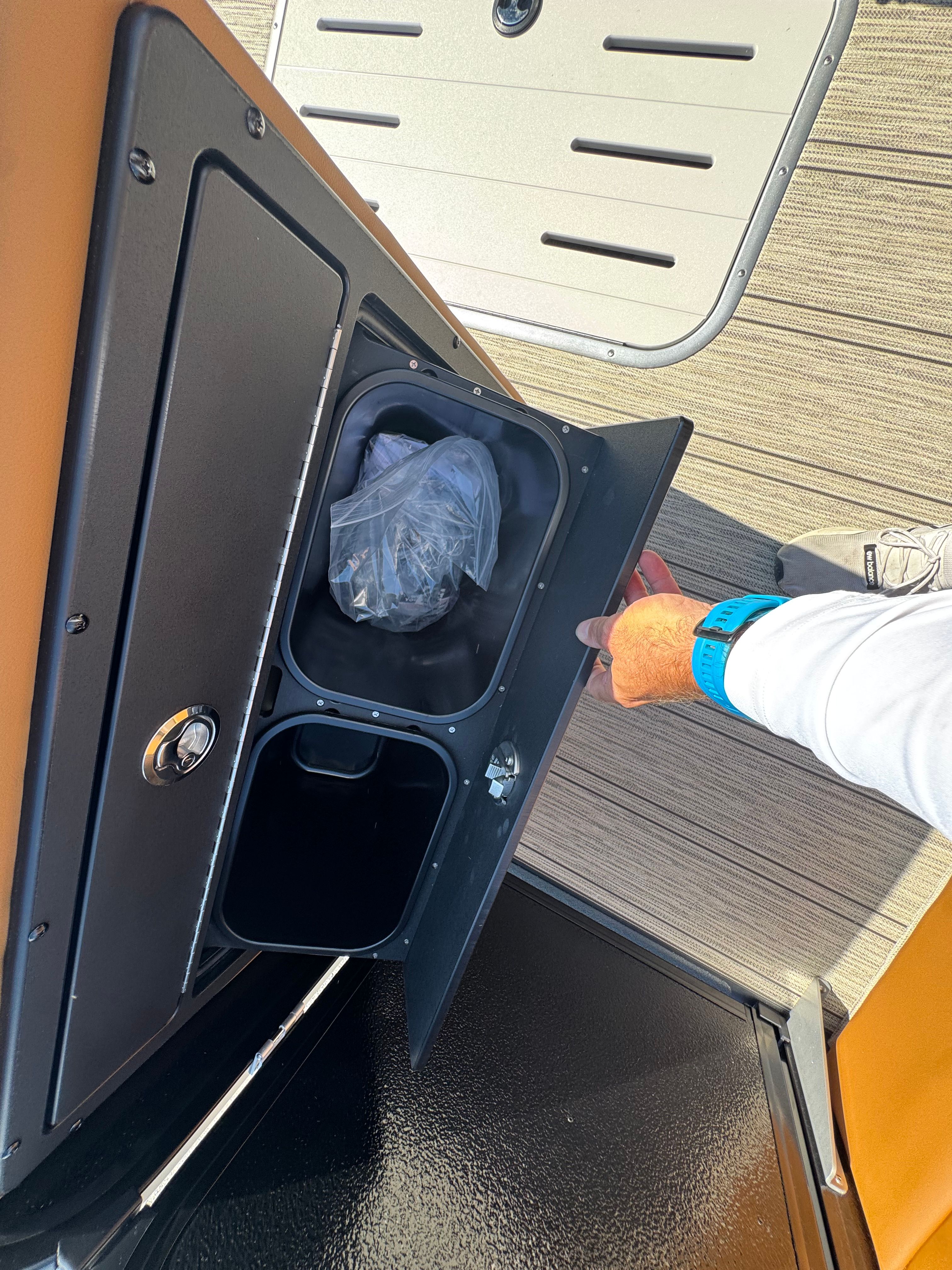 2026 Premier 250 Solaris Rear Social - 30