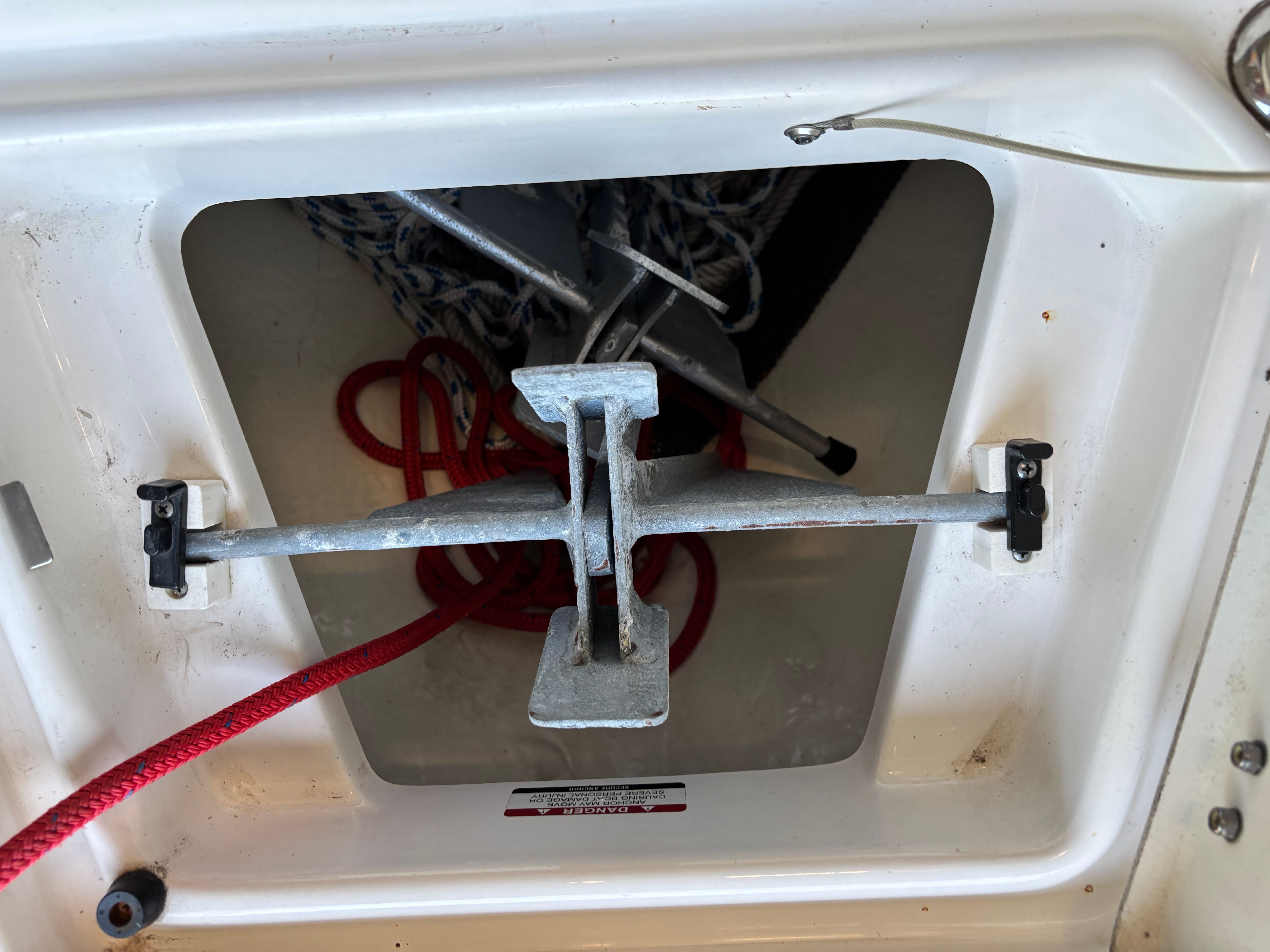 2017 Robalo R180 Center Console - 9