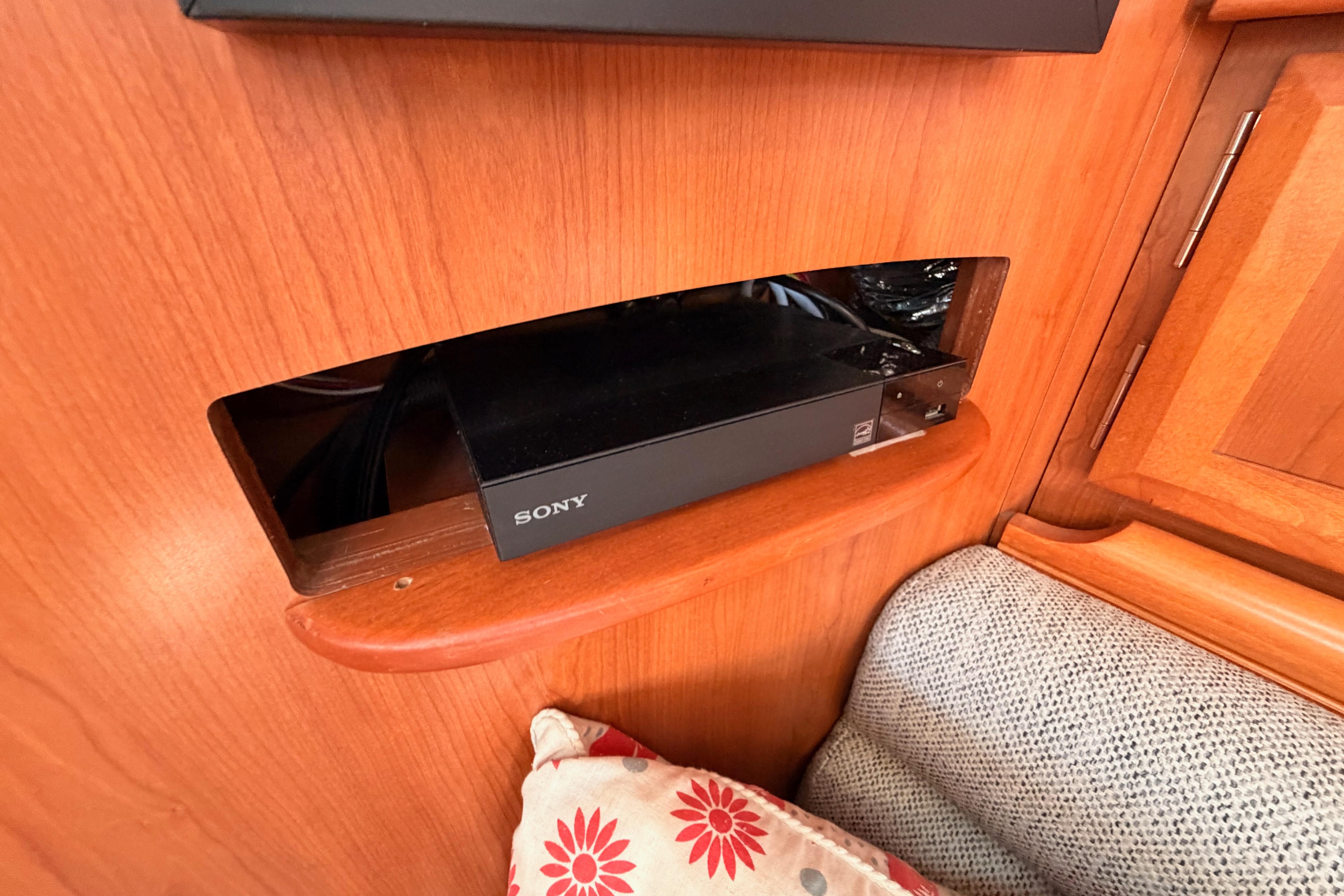 Sony device in a 2008 Hunter 45 Deck Salon's wooden interior.