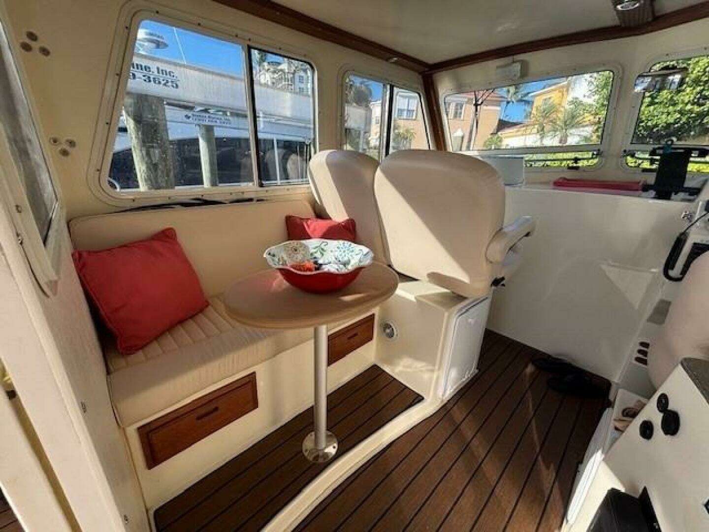 2018 Islander 27 Islander Hardback - Image 5