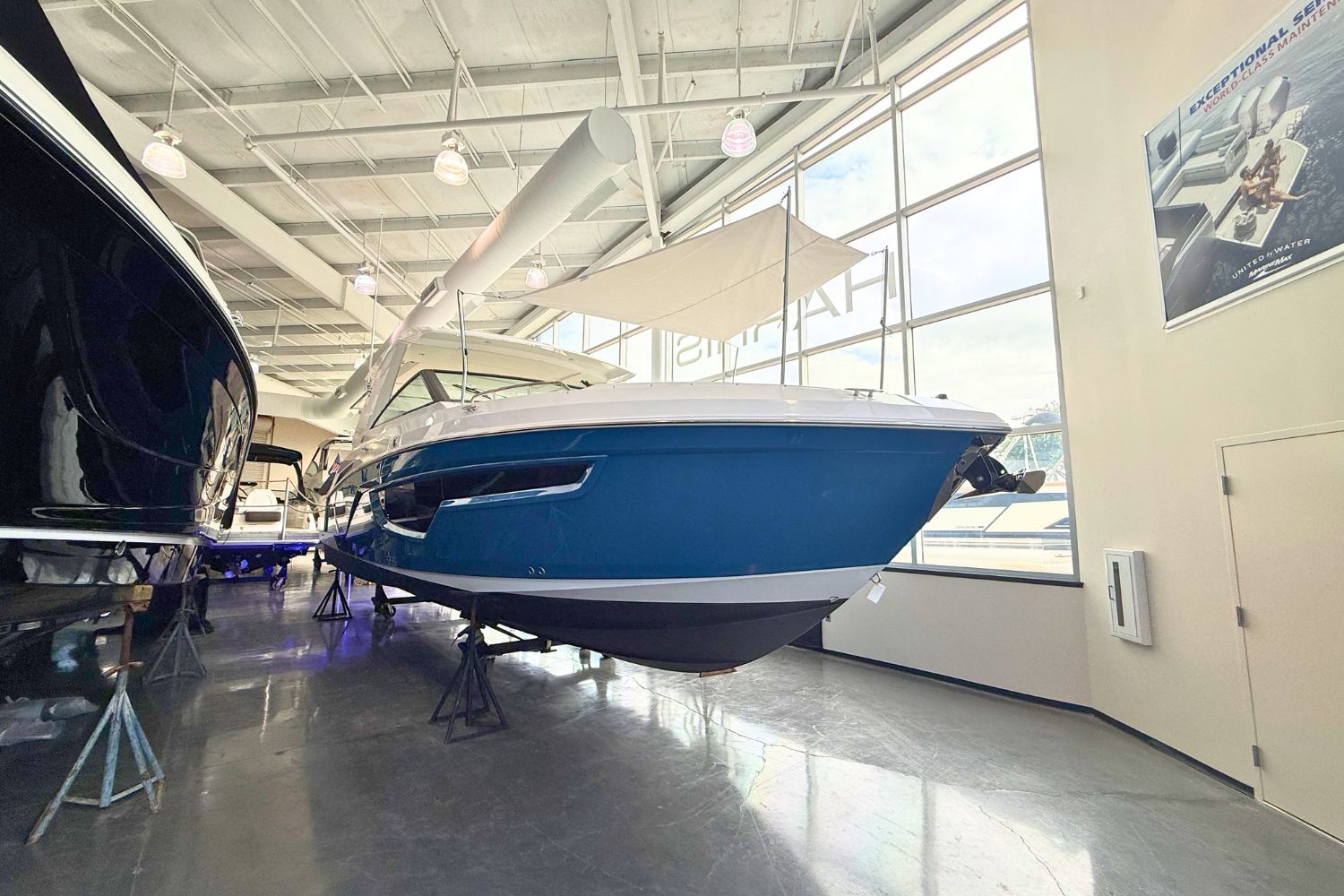 2026 Cruisers Yachts 34 GLS