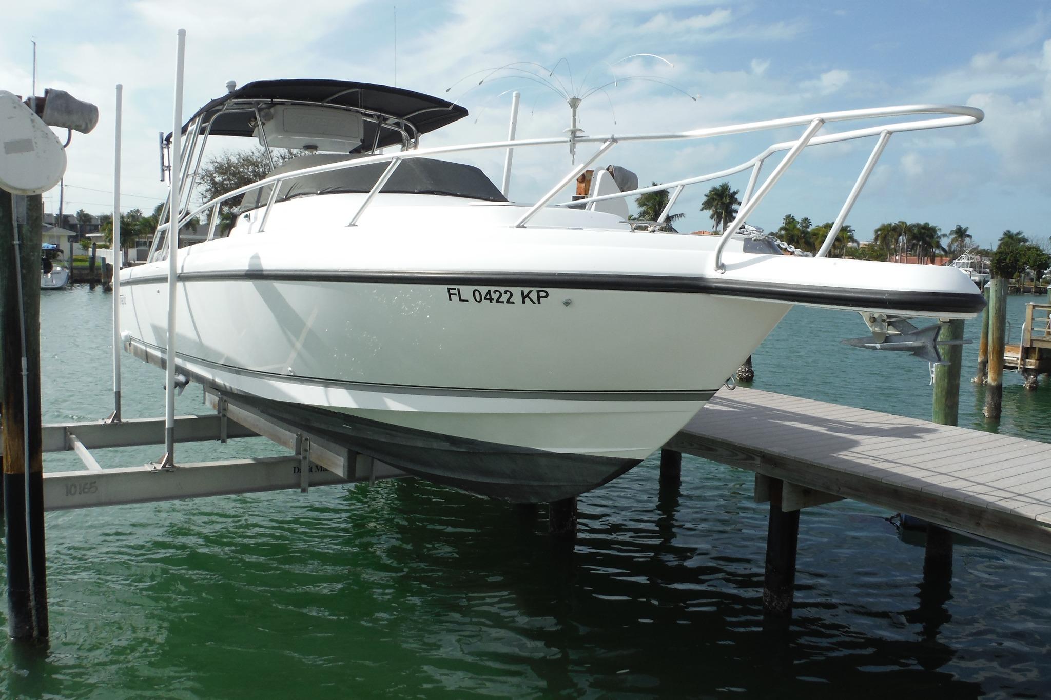 1999 Intrepid 289 Walkaround