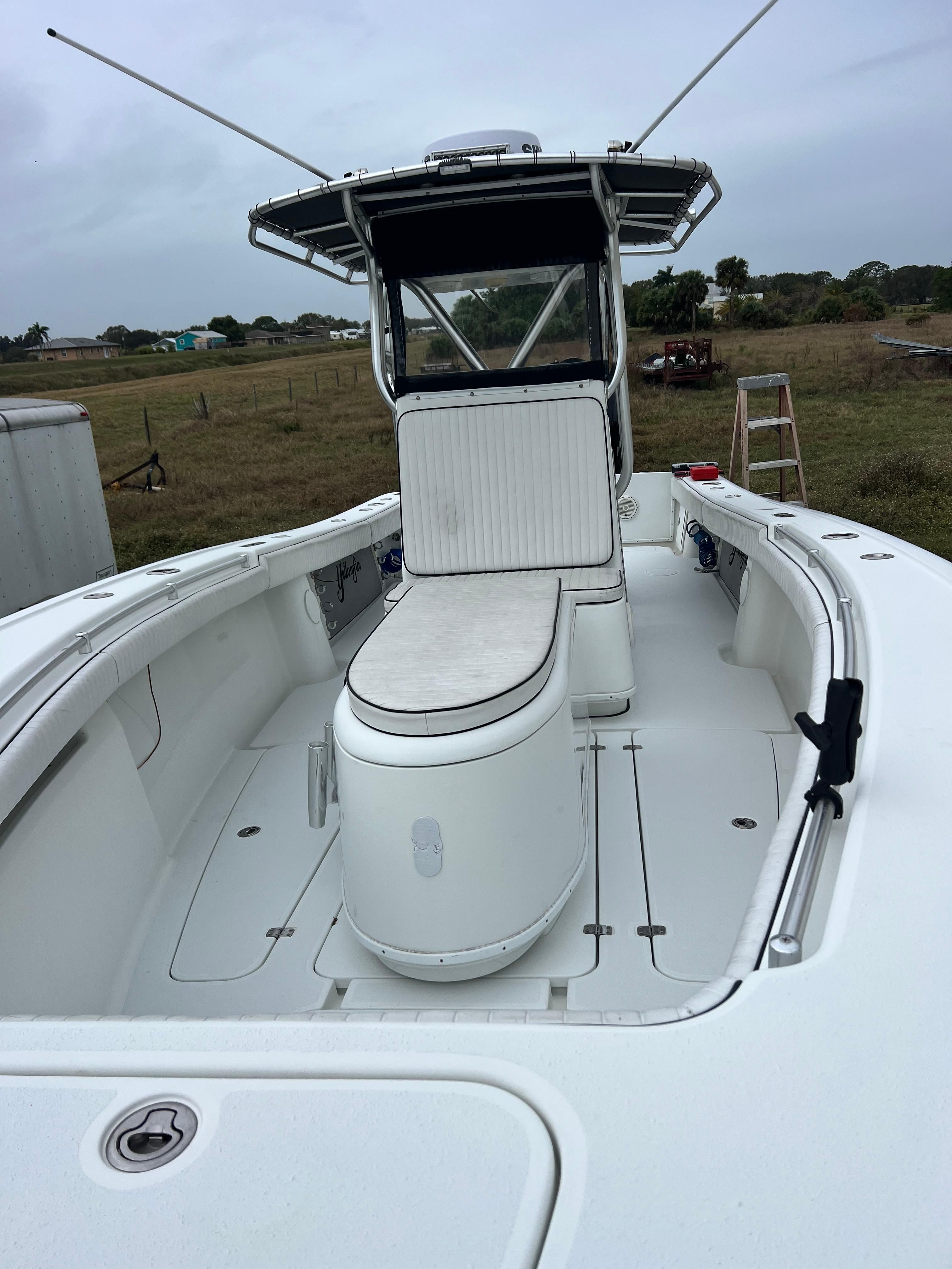 2004 Yellowfin 31 Center Console - 7
