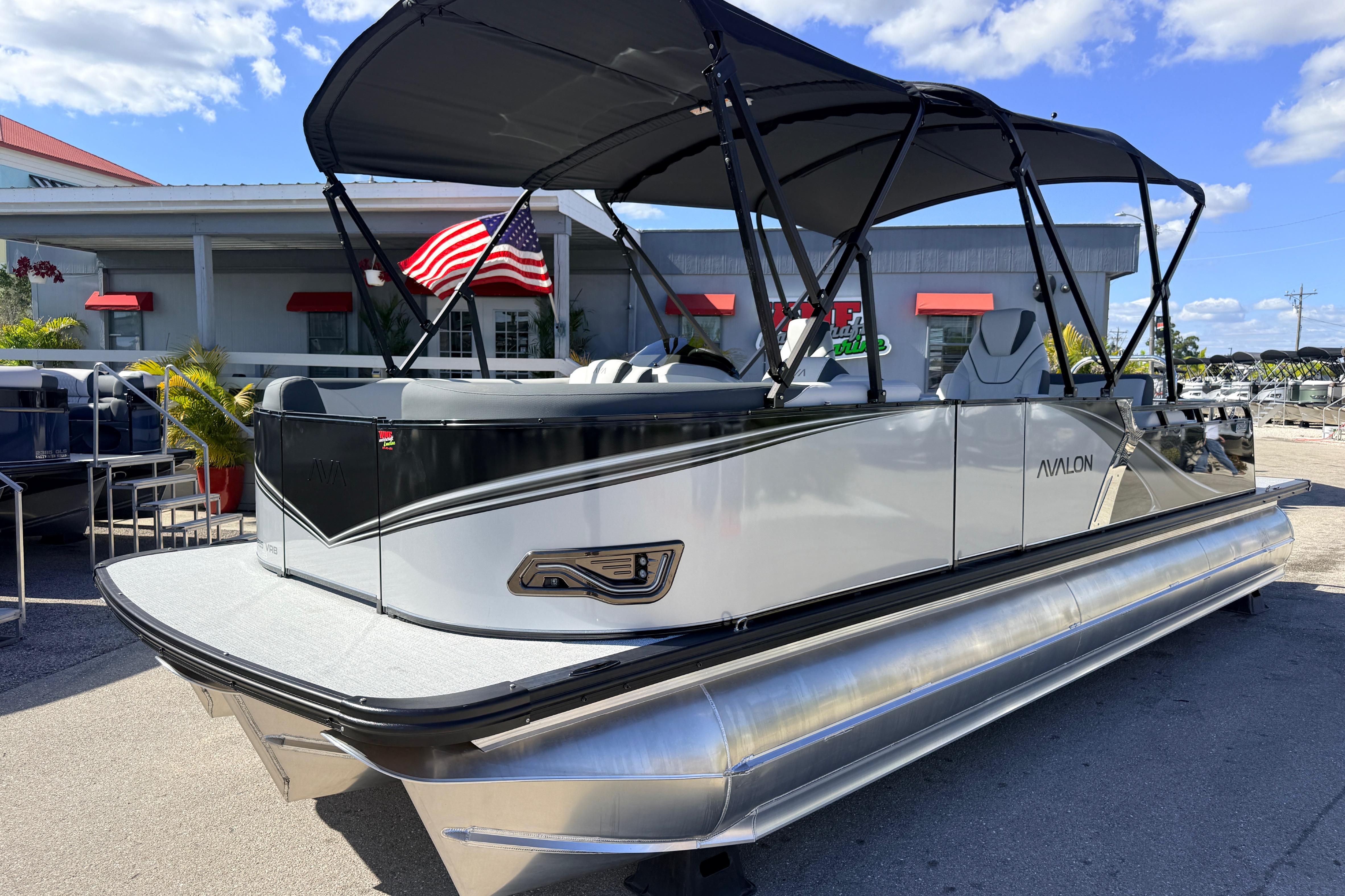 2026 Avalon 2385 LSZ Versatile Rear Bench, Tri Toon High Performance