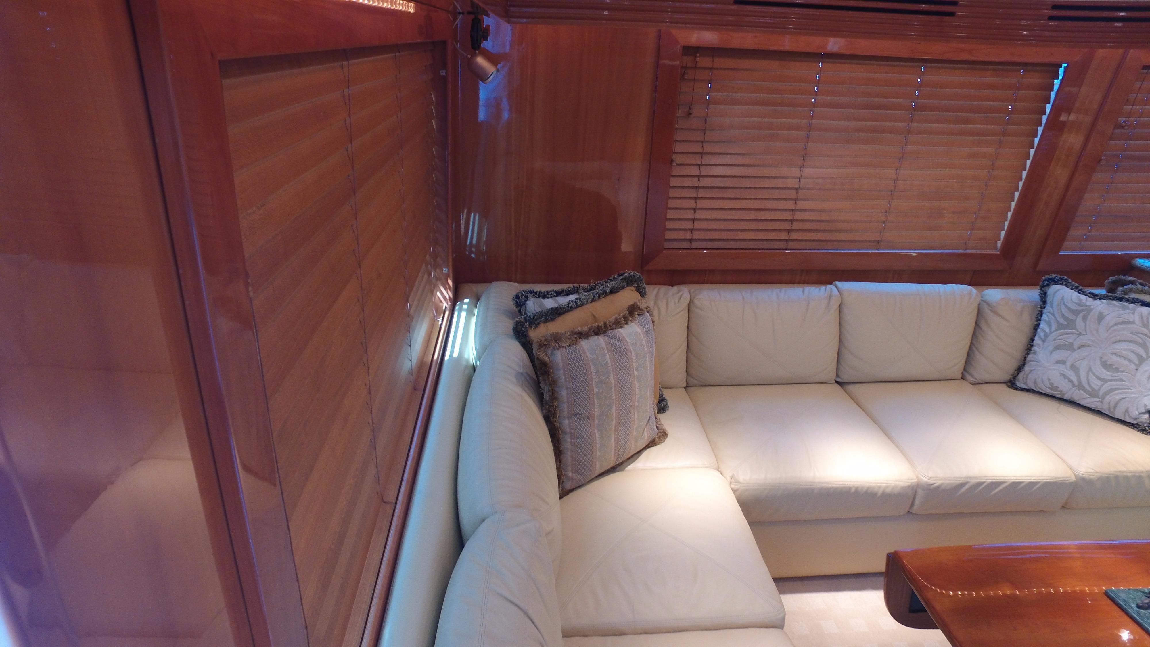 2004 Hatteras Sportfisher - 22