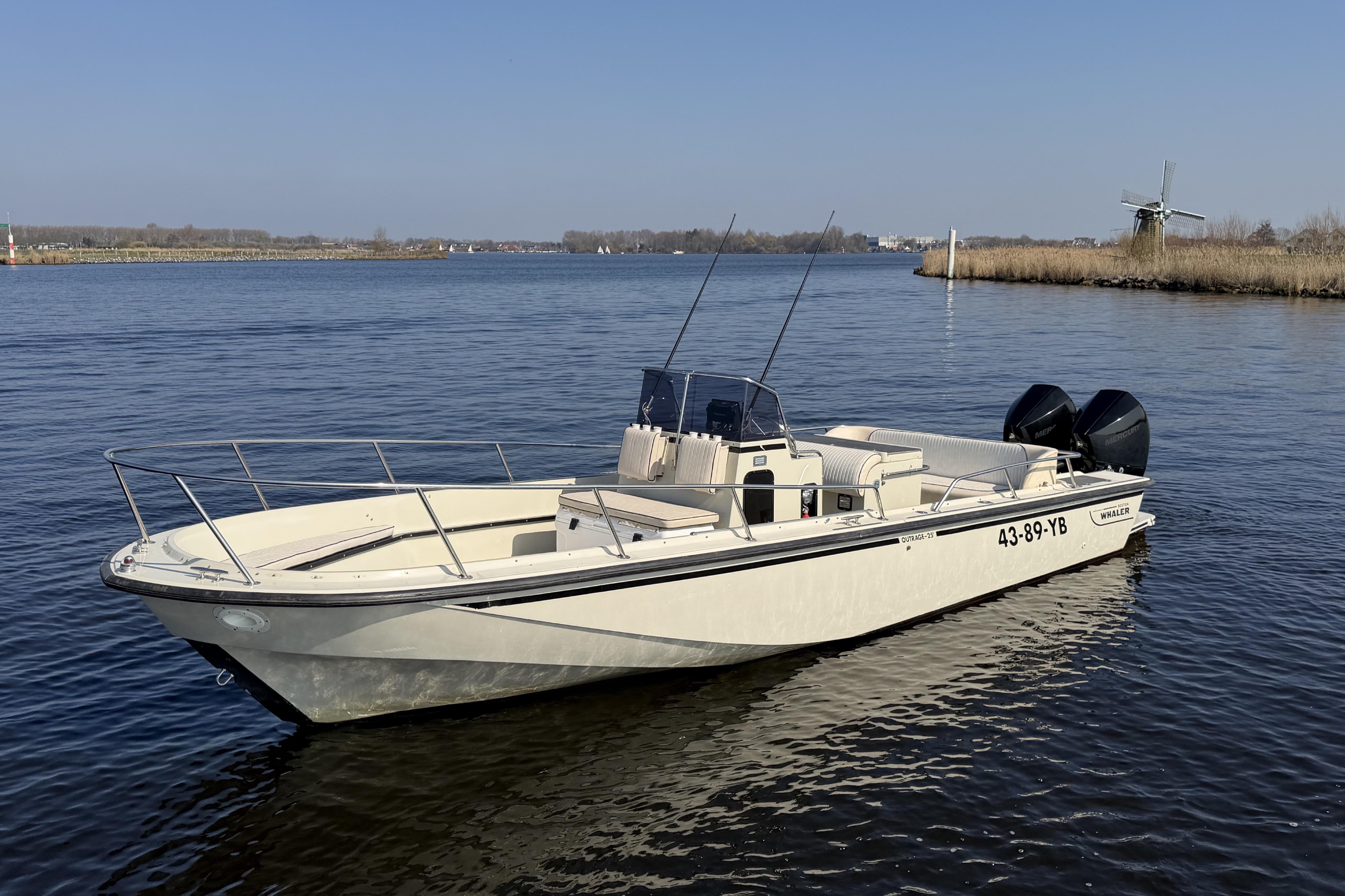 1991 Boston Whaler 25 Outrage