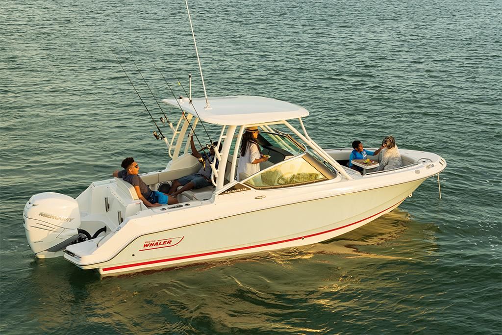 2023-Boston-Whaler-240-Vantage-MarineMax